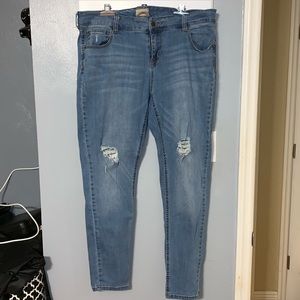 Celebrity Pink distressed skinny jeans